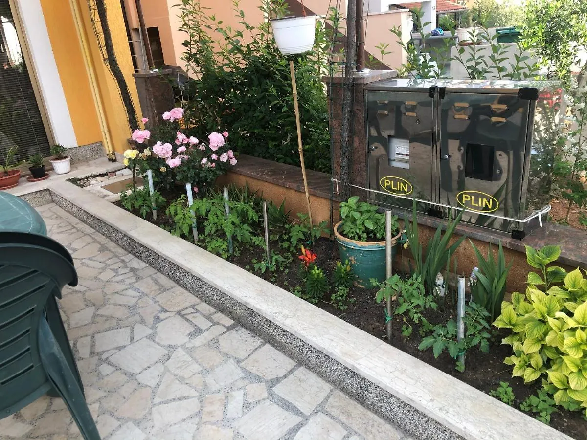 Apartman Ema Póla 0*,  Horvátország