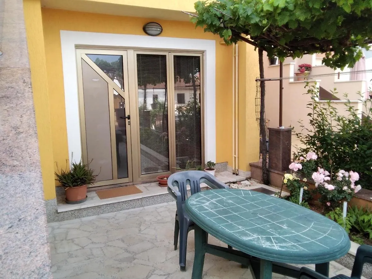 Apartman Ema Póla Horvátország